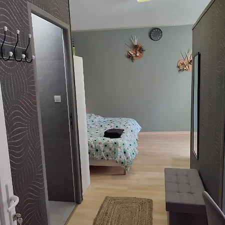 Studio indépendant accès direct autonome. Le Cateau-Cambresis Esterno foto